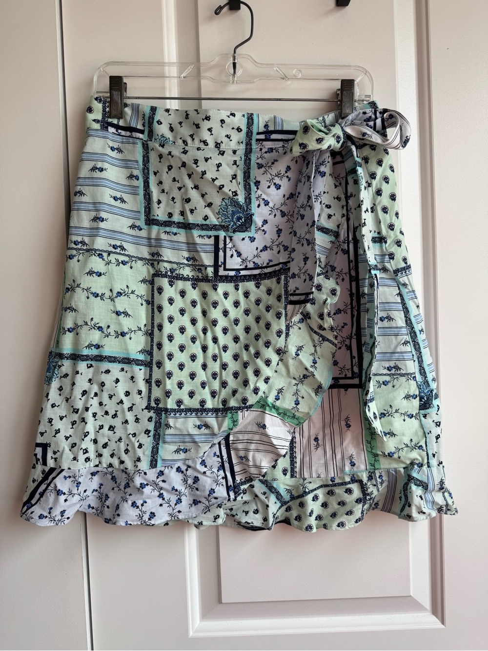 LOFT Patchwork Floral Ruffle Wrap Skirt Sz 8
